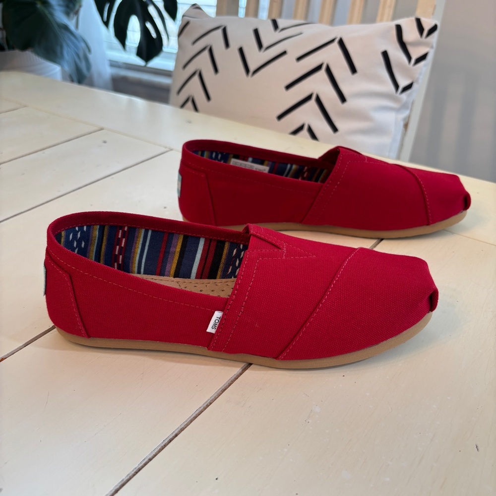 Toms Canvas Alpargata Classic Shoes Women’s Size 6.5 Red Slip On NEW - Picture 4 of 7
